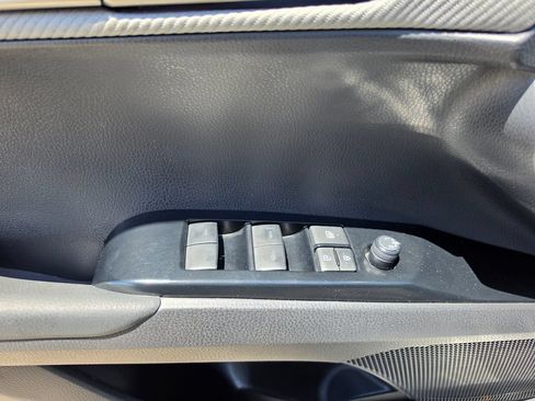 Used 2025 Toyota Camry SE w/ Convenience Package FWD image 12