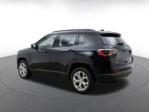 Used 2025 Jeep Compass Latitude AWD/4WD image 7