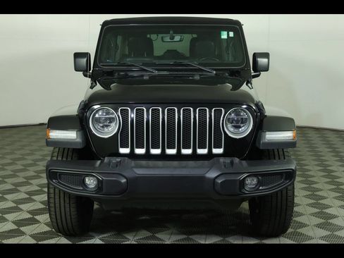 Used 2022 Jeep Wrangler Unlimited Sahara w/ LED Lighting Group AWD/4WD image 13