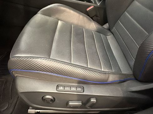 Used 2024 Volkswagen Golf R AWD/4WD image 10
