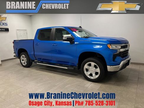 Used 2025 Chevrolet Silverado 1500 LT AWD/4WD image 1