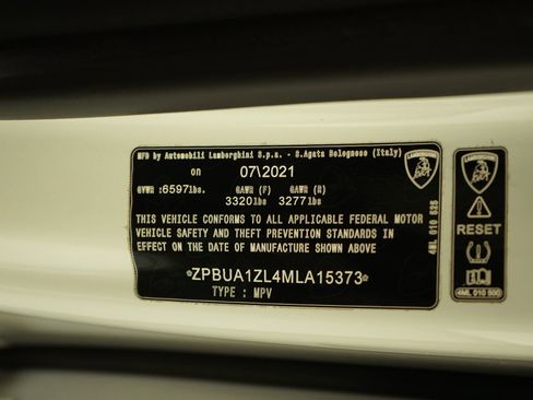 Used 2021 Lamborghini Urus image 34