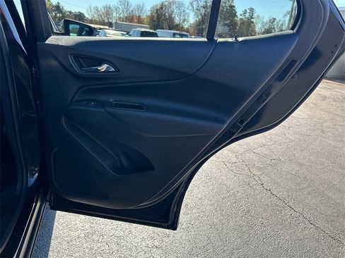 Used 2019 Chevrolet Equinox LT image 17