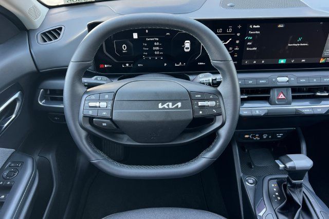 Used 2025 Kia K4 EX FWD image 16