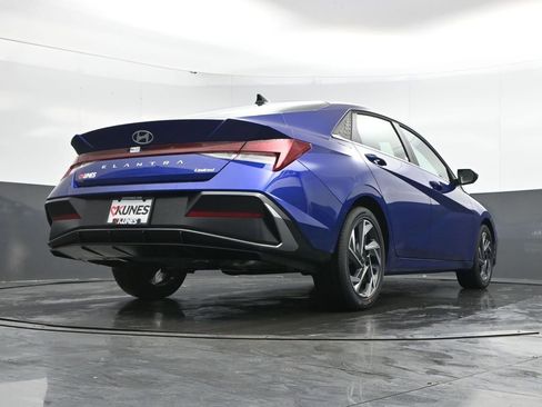 New 2026 Hyundai Elantra Limited FWD image 43