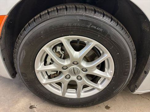 Certified 2023 Chrysler Pacifica Touring-L FWD image 33