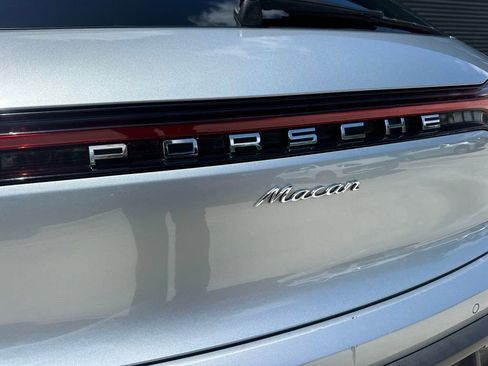 Certified 2023 Porsche Macan Turbo AWD/4WD image 14