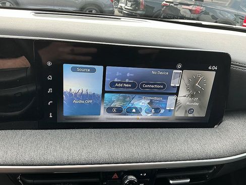 Certified 2025 Nissan Kicks SV w/ SV Premium Package FWD image 17