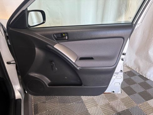 Used 2006 Pontiac Vibe image 14