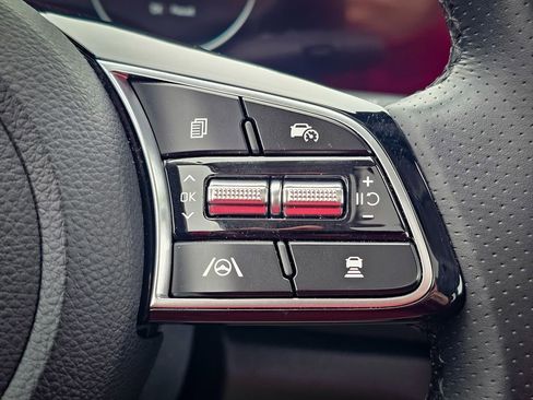 Used 2024 Kia Seltos SX w/ SX Sunroof Package image 21