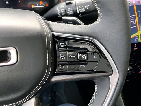 Certified 2024 Jeep Grand Cherokee Overland w/ Trailer Tow Package image 20