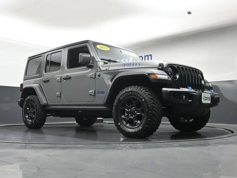 Used 2023 Jeep Wrangler Unlimited w/ Cold Weather Group AWD/4WD image 25