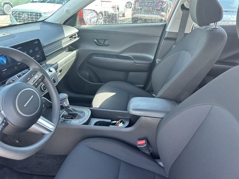 Used 2025 Hyundai Kona SE image 29