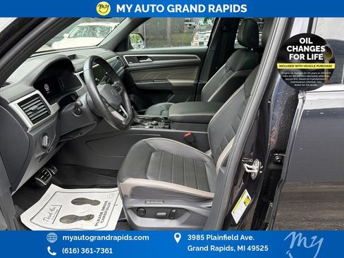 Used 2022 Volkswagen Atlas Cross Sport SEL Premium R-Line AWD/4WD image 9