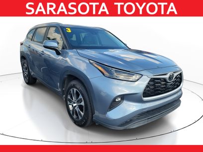 Used 2023 Toyota Highlander XLE