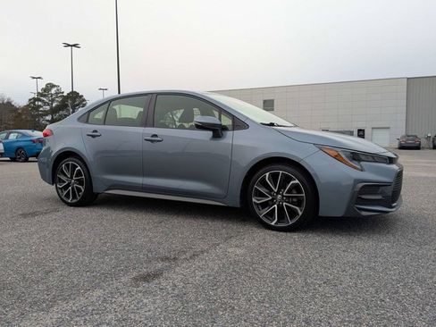 Used 2022 Toyota Corolla SE image 2