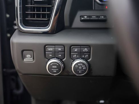 Used 2026 GMC Sierra 1500 Denali Ultimate AWD/4WD image 18