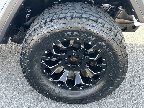 Used 2022 Jeep Wrangler Unlimited Rubicon w/ Dual Top Group image 15