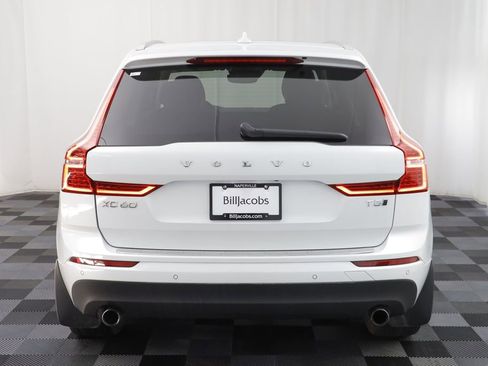 Used 2020 Volvo XC60 T5 Momentum image 16