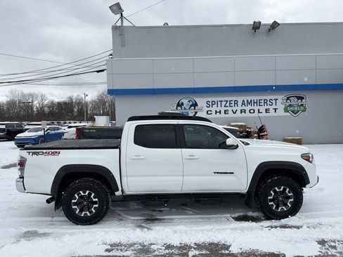 Used 2023 Toyota Tacoma TRD Off-Road image 11