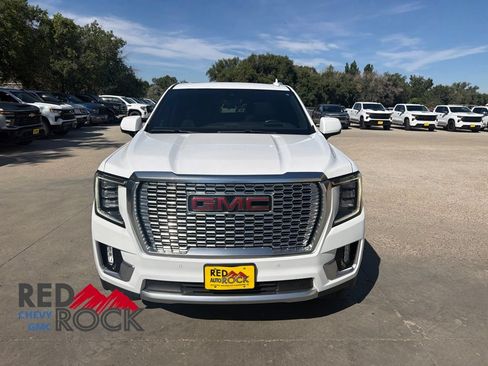 Used 2021 GMC Yukon XL Denali w/ Denali Ultimate Package AWD/4WD image 25