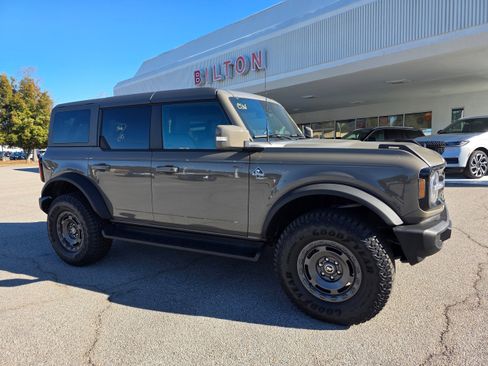 Used 2025 Ford Bronco Outer Banks w/ Sasquatch Package image 2