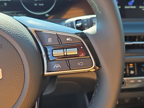 New 2026 Kia Seltos EX FWD image 34
