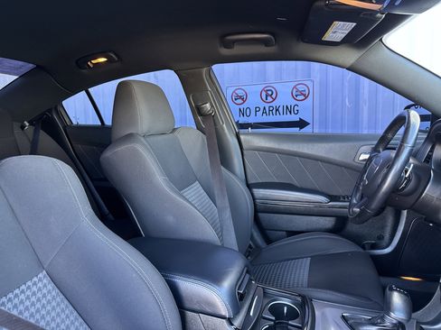 Used 2023 Dodge Charger R/T w/ Blacktop Package image 37