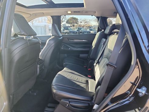 Used 2024 INFINITI QX60 Sensory image 10