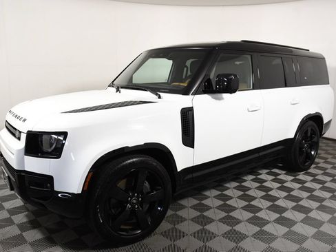 Used 2024 Land Rover Defender 130 X-Dynamic SE AWD/4WD image 2