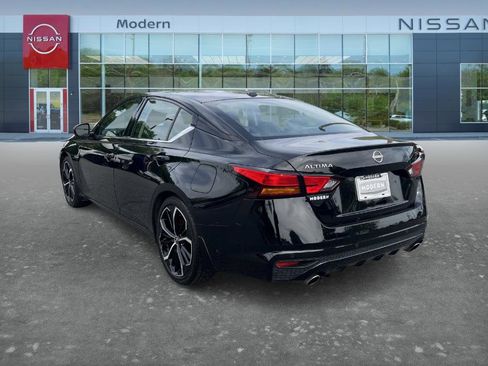 Used 2024 Nissan Altima 2.5 SR w/ SR Premium Package image 7