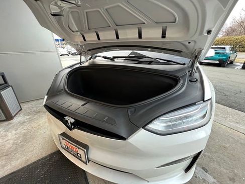 Used 2022 Tesla Model X Plaid image 34