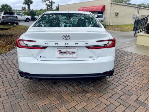 Used 2026 Toyota Camry SE FWD image 4