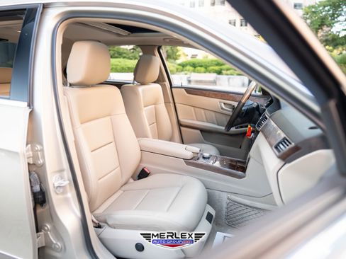 Used 2012 Mercedes-Benz E 350 4MATIC Sedan image 17