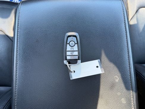 Used 2021 Ford Expedition Max Limited AWD/4WD image 26