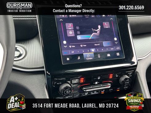 Used 2025 Jeep Grand Cherokee Altitude AWD/4WD image 14