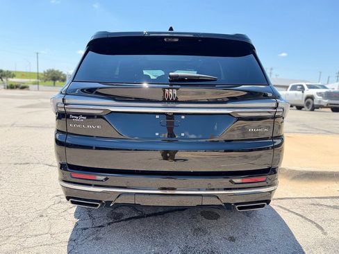 Used 2025 Buick Enclave Avenir FWD image 5
