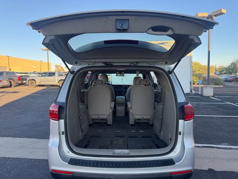 Used 2019 Kia Sedona L image 34