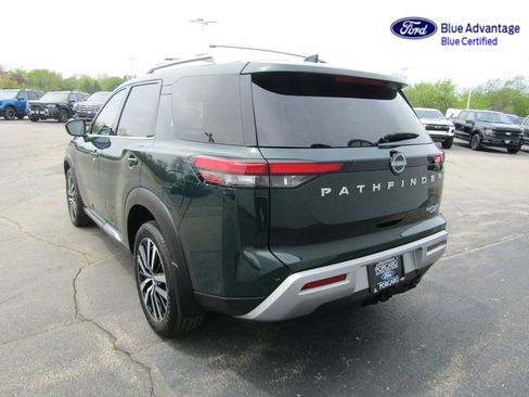 Used 2025 Nissan Pathfinder Platinum w/ Cargo Package AWD/4WD image 4