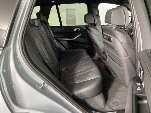 Certified 2025 BMW X5 M60i image 32