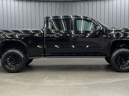 Used 2025 GMC Sierra 1500 AT4 w/ AT4 Premium Package AWD/4WD image 6