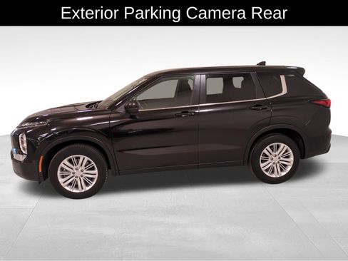 Used 2024 Mitsubishi Outlander ES image 8