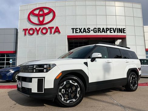 Used 2025 Hyundai Santa Fe SEL image 2