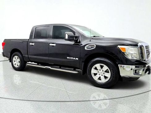 Used 2017 Nissan Titan SV AWD/4WD image 3