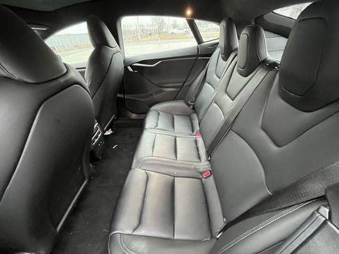 Used 2020 Tesla Model S Long Range Plus image 31