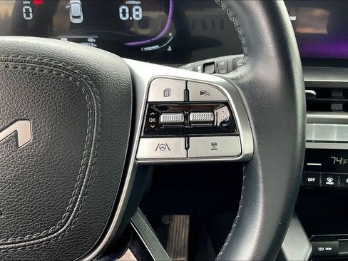 Used 2023 Kia Telluride LX image 18