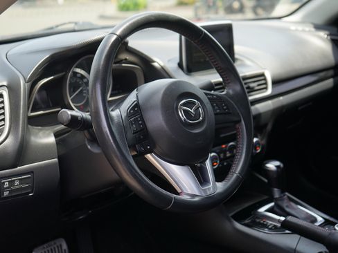 Used 2015 MAZDA MAZDA3 i Touring w/ Technology Package FWD image 18