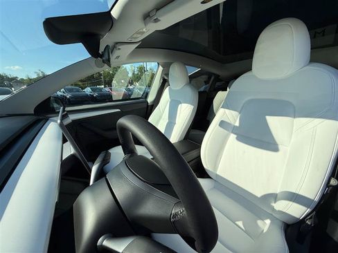 Used 2023 Tesla Model Y Long Range AWD/4WD image 10