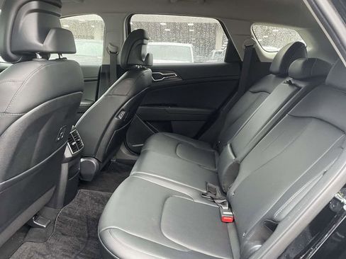 Used 2024 Kia Sportage EX image 19