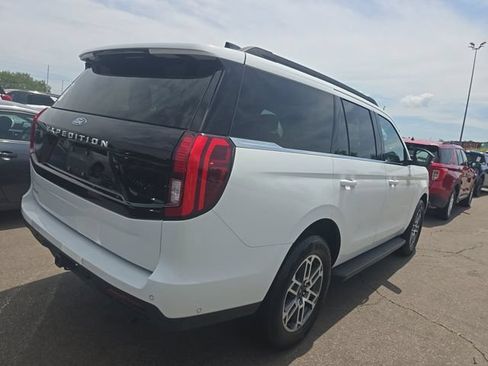 Used 2025 Ford Expedition Active RWD image 3